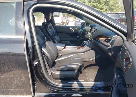 2017 Lincoln Continental Livery из США, поврежденный, VIN 1LN6L9HKXH5620909